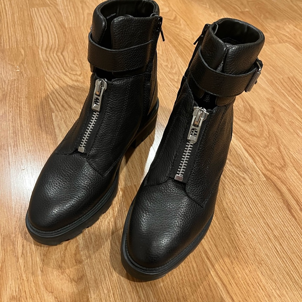 Dolce Vita Women's Moto Bootie Ankle Boot, size 8, new with not box